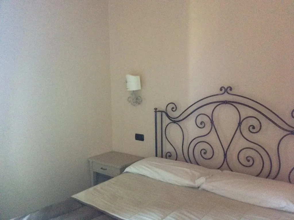 Locanda Dei Rii Manerba del Garda 0*,